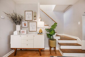 Interior - BEST LOCATION DOWNTOWN, DESIGNER FURNISHINGS (Salt Lake City)