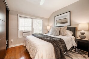 3 bedrooms, desk, iron/ironing board, travel cot