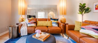 BEST LOCATION DOWNTOWN, DESIGNER FURNISHINGS