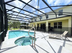 Outdoor pool - Cheerful Vacation Home 15 Minutes To Disney Park (Kissimmee)