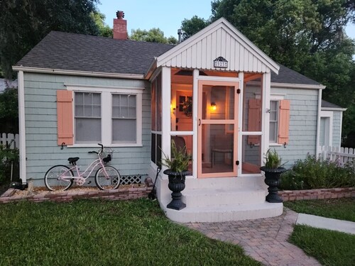 Cozy Mount Dora Cottage /Walk Downtown/ Pet Friendly / Fenced Yard