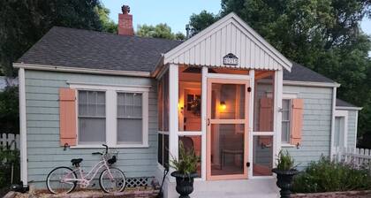 Cozy Mount Dora Cottage /Walk Downtown/ Pet Friendly / Fenced Yard