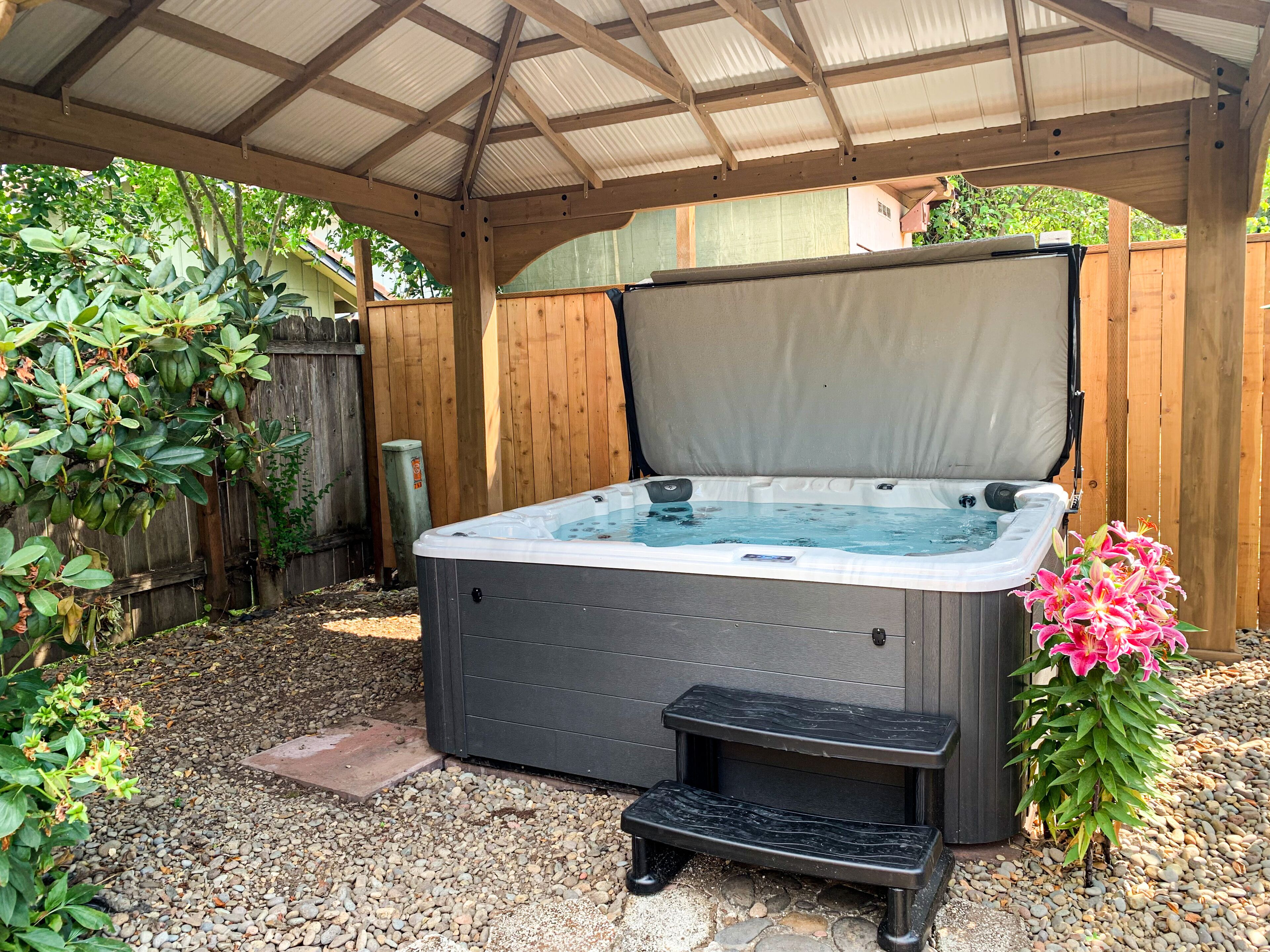 Outdoor spa tub