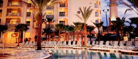 Outdoor pool, a heated pool