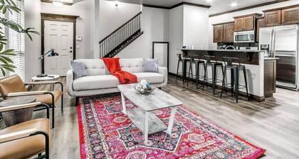 Beautiful 4 Bed House With King Bed & HOA Park