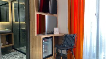 Chambre Standard, 1 lit double, vue ville | Literie de qualité supérieure, minibar, bureau