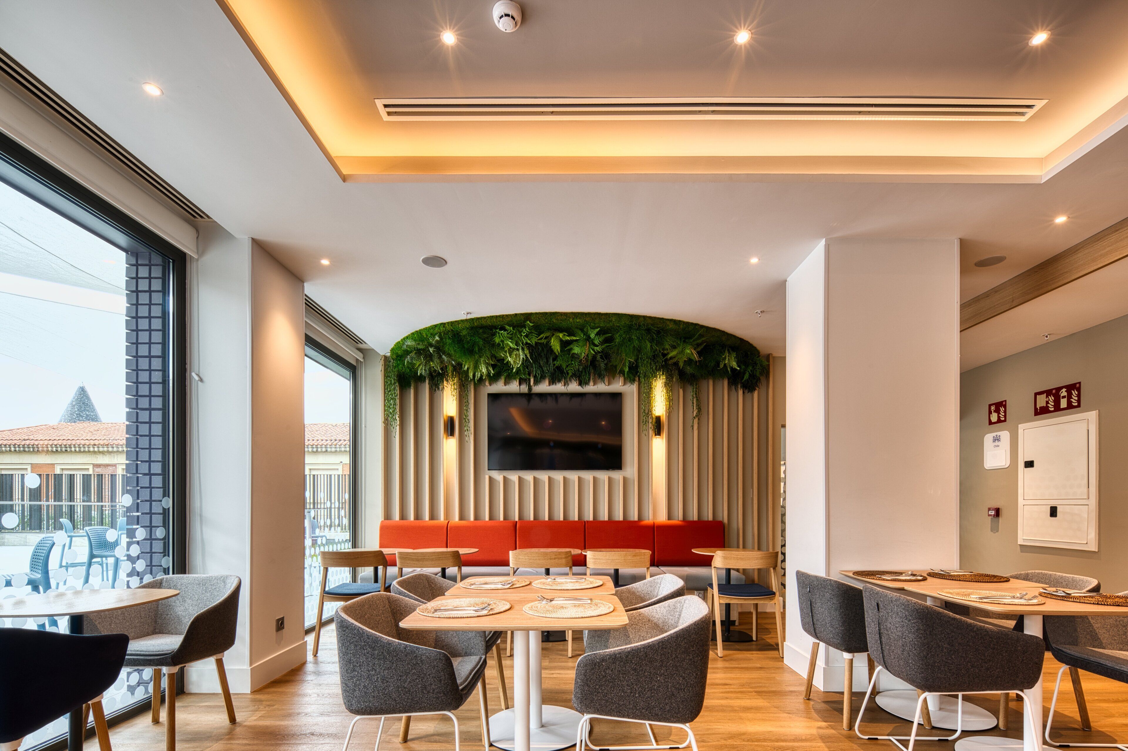 Photo - Holiday Inn Express - Madrid - Airport by IHG