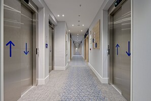 Interior - Holiday Inn Express Madrid Airport by IHG (Madrid)