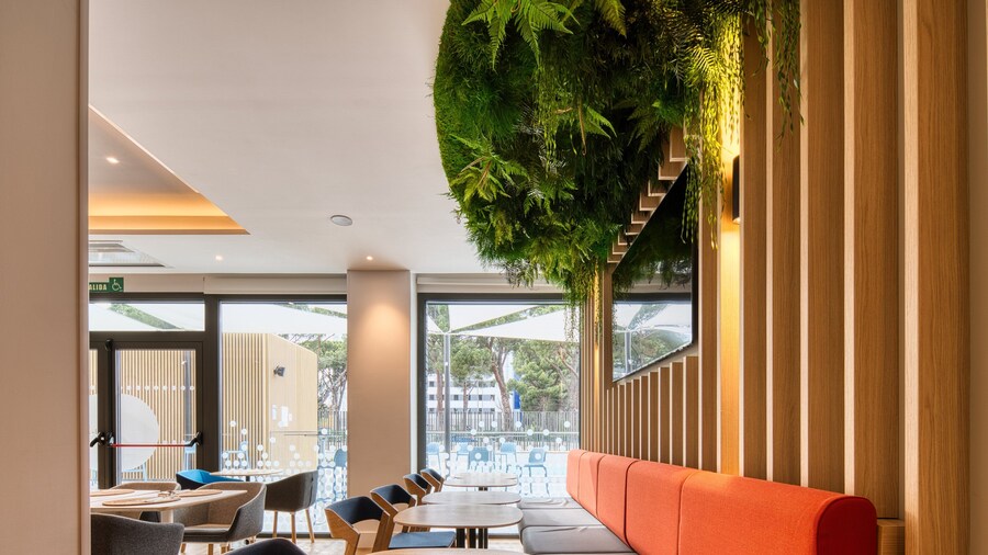 Holiday Inn Express Madrid Airport by IHG