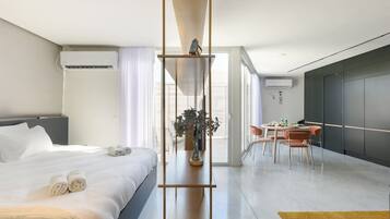 Iron/ironing board, free WiFi