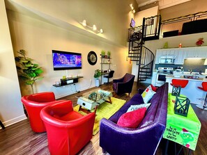 TV connectée, jeux vidéo, espaces bureaux