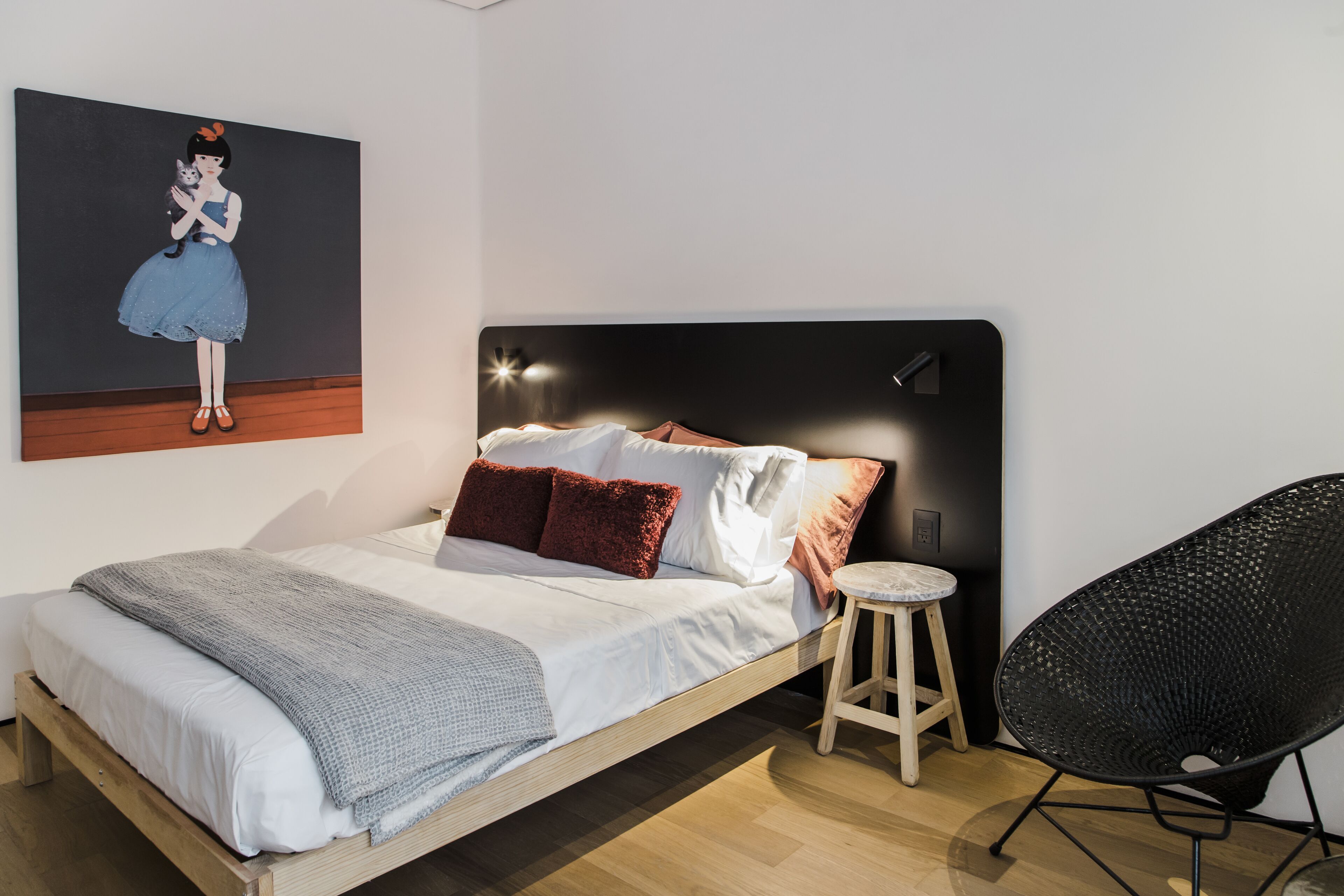 deluxe double room | free minibar, in-room safe, blackout curtains, soundproofing