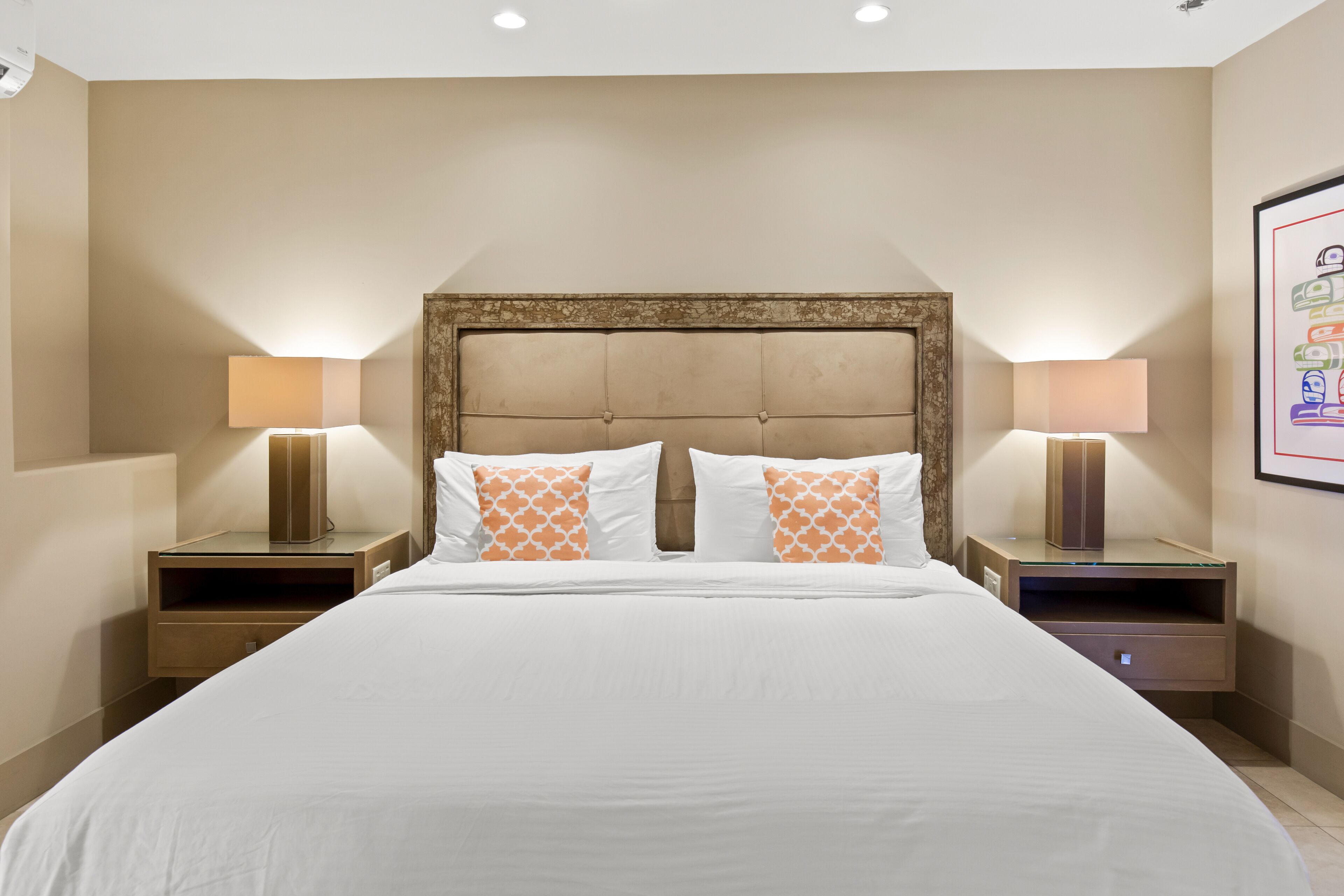 room, 1 king bed, fireplace (el noa noa #1) | 1 bedroom, free wifi, bed sheets