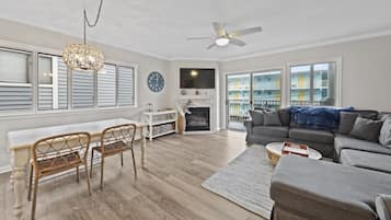 Smart-tv, eldstad och tv-spel