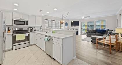 Beach view- large family friendly 3 Bedroom condo