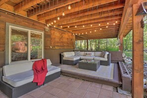 Terrace/patio - Rustic Elegance- 10 min walk to Main, Mountain Views & Direct Access to Trails! (Breckenridge)
