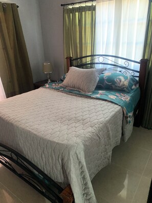 2 bedrooms, free WiFi, bed sheets, wheelchair access