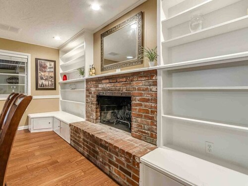 3 BR home with a Gameroom (close to campus)