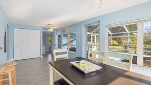Dining - Relaxing 4 bedroom home with heated Pool (Punta Gorda)