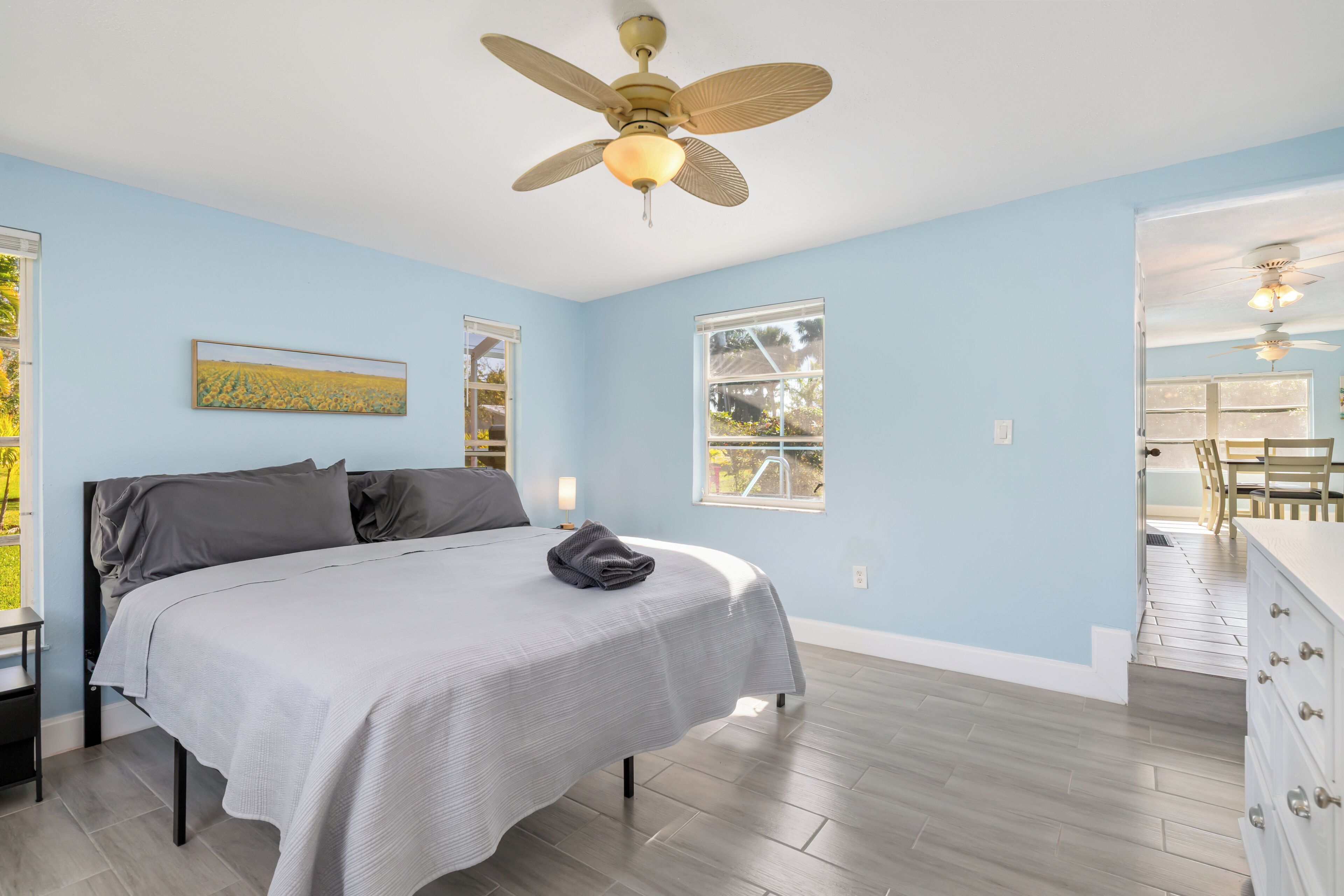 4 bedrooms, desk, iron/ironing board, travel crib
