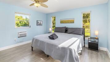 4 chambres, bureau, fer et planche Ă repasser, lit parapluie