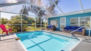 A heated pool - Relaxing 4 bedroom home with heated Pool (Punta Gorda)