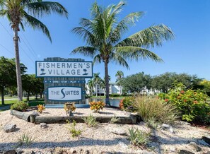 Property grounds - Relaxing 4 bedroom home with heated Pool (Punta Gorda)