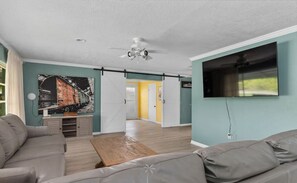 Smart TV - Relaxing 4 bedroom home with heated Pool (Punta Gorda)