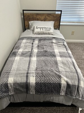 4 habitaciones, escritorio, wifi gratis y ropa de cama 