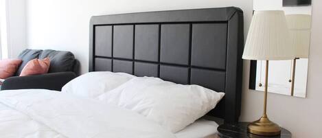 Iron/ironing board, WiFi, bed sheets