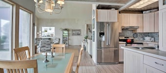 Oceanside Getaway w/ Beach Access & Home Gym!
