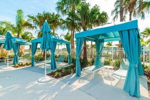 Terrace/patio - New Decor With Mickey, Nemo, Tinkerbell & Star Wars Rooms! Private Pool and Game Room (Kissimmee)