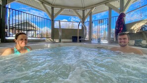Bain à remous extérieur