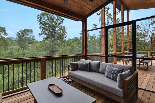 Wild Oaks at Watersong ~ 4BR w/Container Pool! ~ Must See!