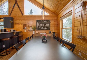 Dining - Mountain Lodge. Large kitchen hot tub, fire pit. (Bailey)