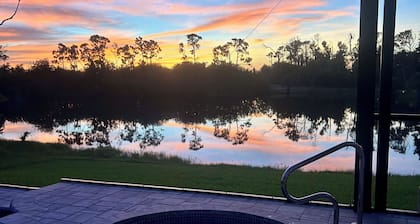 Sunny Suite Retreat! – 7 Bed, 4 Bath, FREE Heated Spa & Pool
