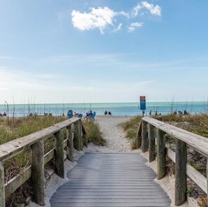 Beach nearby, sun-loungers, beach towels