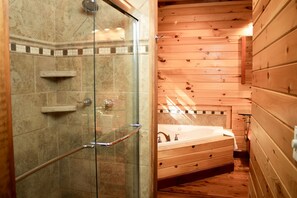 Combined shower/bathtub, hair dryer, towels, soap