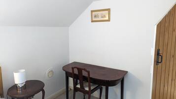 2 bedrooms, desk, free WiFi, bed sheets