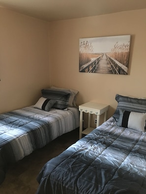 1 bedroom, bed sheets