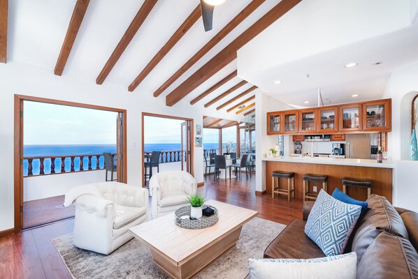 Älytelevisio, takka, tietokoneen näyttö