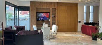 Magnifique Villa? Avec Piscine?