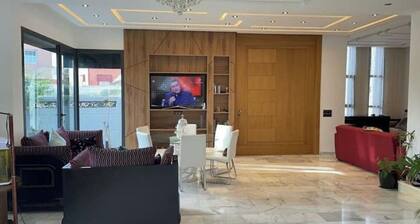 Magnifique Villa? Avec Piscine?