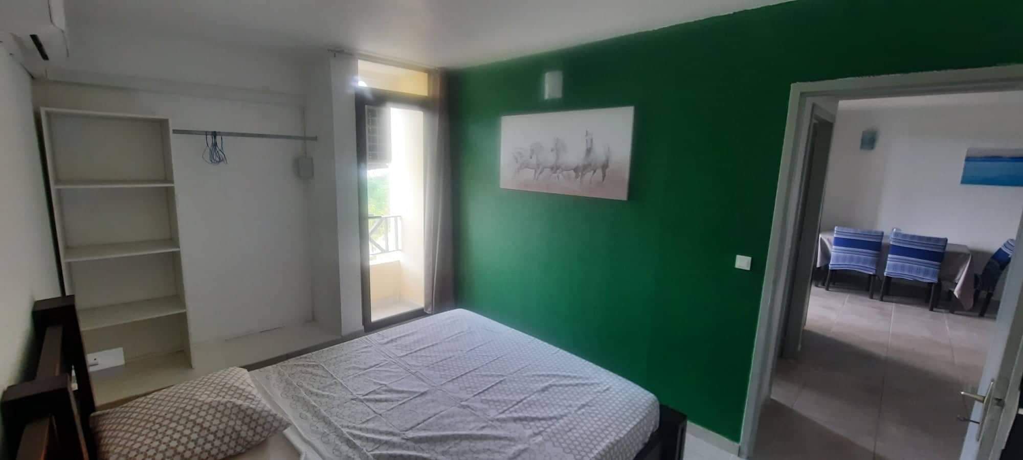 2 slaapkamers, een strijkplank/strijkijzer, gratis wifi, beddengoed
