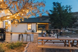 Outdoor dining - New Raven Ranch-Dreamy Compound With Spa, Hammock Circle, Yoga Platforms, & More (Yucca Valley)