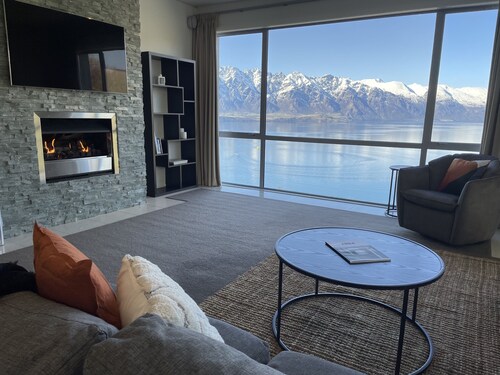 Iconic Queenstown Apartment