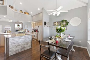 Dining - Golf Course Escape • 3BR Legacy Condo w/ Fireplace & Sunroom (Branson)