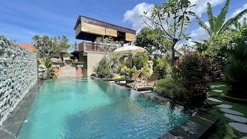 Piscine extérieure