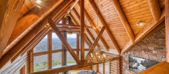 Lux/Private Cabin-PanoramicMntVIEWS-HotTub,Wd Stove,Firepl/Pit,GmRoom,FencedYard