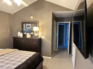 3 bedrooms, iron/ironing board, free WiFi, bed sheets